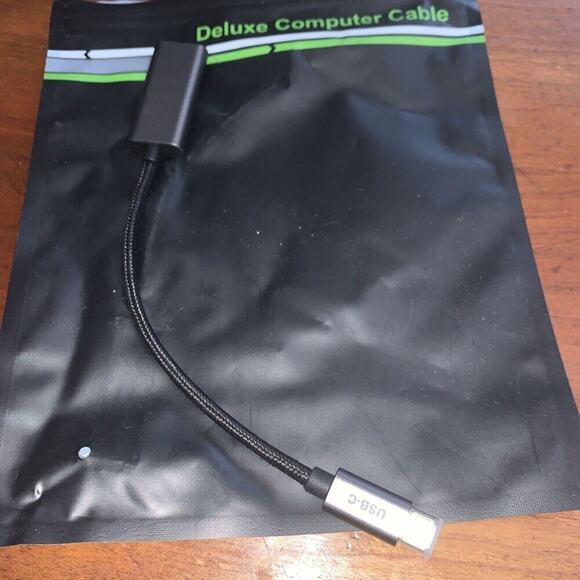UOEOS USB C to HDMI VGA‎ Adapter New Usa Seller - Picture 2 of 3